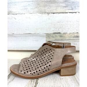 Euro Soft Women’s 7 Gold Shimmer Baily Open Toe Heeled Slip On Ankle Sandal